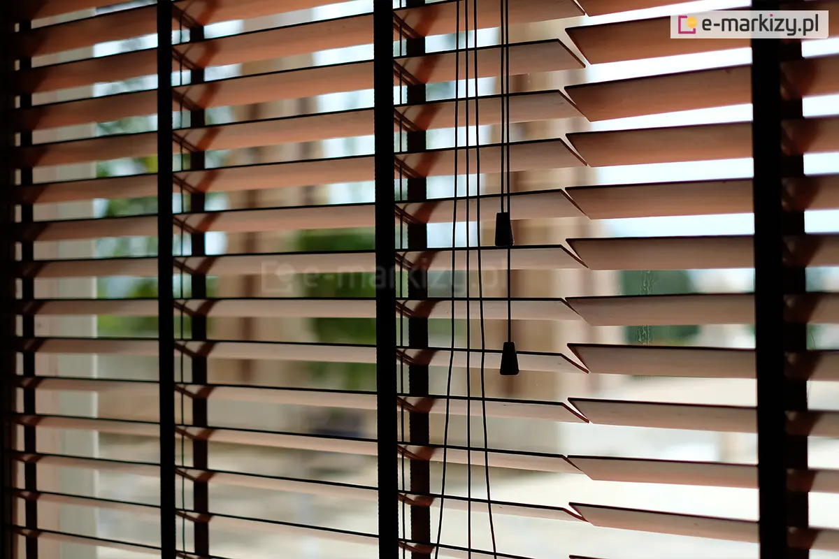 Rolety drewniane w dobrej cenie, naprawa rolet Warszawa